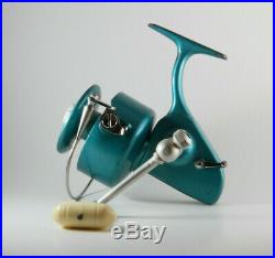 NICE Vintage Large Penn 704 Green Spinning Reel Greenie