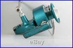 NICE Vintage Large Penn 704 Green Spinning Reel Greenie