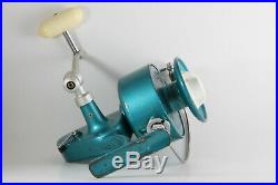 NICE Vintage Large Penn 704 Green Spinning Reel Greenie