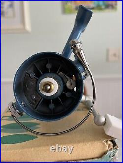 New Old Stock -Penn 720 Spin Fisher /mint With Box-papers-wrench -Penn Tissue
