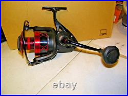 New Penn Fierce IV FRCIV8000 Spinning Fishing Reel Red / Black