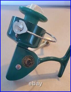 PENN 713 Spinning Reel. Greenie Box, Papers, Washer and Lube. EX COND. USA