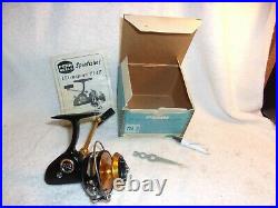 PENN 714 Z ULTRA SPORT SPINFISHER SPINNING FISHING REEL NEAR MINT with EXTRAS