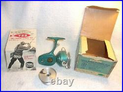 PENN 722 SPINFISHER FISHING REEL GREENIE NEAR MINT IN BOX with ORIGINAL EXTRAS