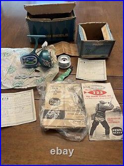 PENN Aqua Green 722 Spinning Reel Nice In Original Box with Wrench / Grease 1965
