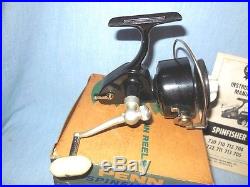 Penn Model 711 Reel with Box & Instructions Right Hand Drive, Black Finish