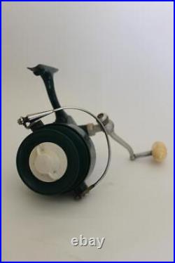 Penn Spinfisher 700 Vintage Spinning Reel Antique Fishing Gear Used
