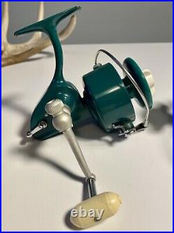 Penn Spinfisher Greenie 710 & 711 Pair Lh/rh Retrieve Made In U. S. A