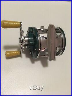 Rare Vintage Teal Green Penn 109 Conventional Reel In Excellent Condition