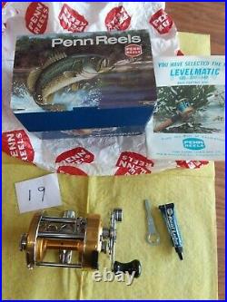 VINTAGE PENN 930 LEVELMATIC BOX + PAPERS + ACCESSORIES UN-FISHED un spooled