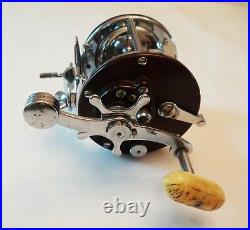 VINTAGE PENN PEER 209 Salt Water Level Wind FISHING REEL with Reel Clamps