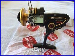 VTG PENN 4300SS SPINNING REEL Lightly Used WITH BOX AND ALL PAPERWORK MINT