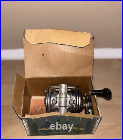 Vintage Fishing Reel Rare Jaleoxe Model No. 940 Bronson Reel Company