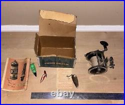 Vintage Fishing Reel Rare Jaleoxe Model No. 940 Bronson Reel Company