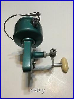 Vintage Green Penn The New 704 Spinning Reel WithOriginal Box And Manual