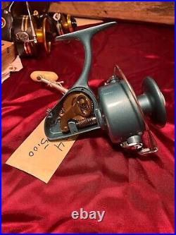 Vintage PENN 704 Surf Spinning Reel made in USA