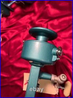 Vintage PENN 704 Surf Spinning Reel made in USA