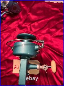 Vintage PENN 704 Surf Spinning Reel made in USA