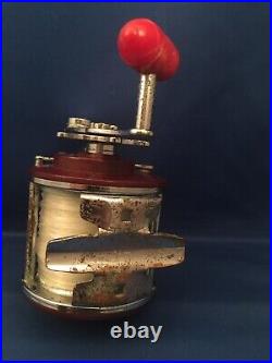 Vintage PENN PEER No 209 Reel with Red Marbleized Handle