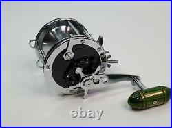 Vintage Penn 4/0 Senator 113 Fishing Reel COLLECTOR GRADE RARE COLOR HANDLE