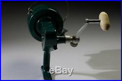 Vintage Penn 710 Green spinning Fishing reel Excellent condition With Orig Box