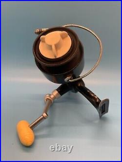 Vintage Penn 710 Spinfisher Spinning Reel Fishing Black
