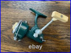 Vintage Penn 716 Fishing Reel Green Color Postage Included, Collectible Item