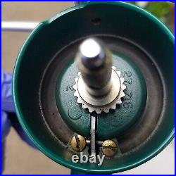 Vintage Penn 716 ultra light spinning reel. Green finish. Ex condition