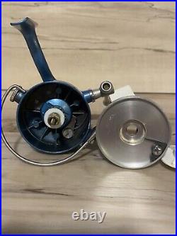 Vintage Penn 720 Blue Spinning Reel