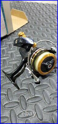 Vintage Penn 722Z Spinning Fishing Reel Made in USA Gold Black NICE LOOK