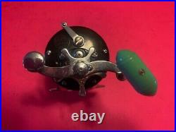 Vintage Penn Beachmaster No. 160 Fishing Reel With Blue & White Vintage Box Mint