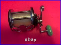 Vintage Penn Beachmaster No. 160 Fishing Reel With Blue & White Vintage Box Mint