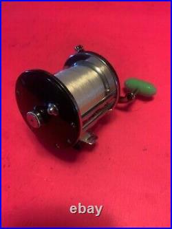 Vintage Penn Beachmaster No. 160 Fishing Reel With Blue & White Vintage Box Mint