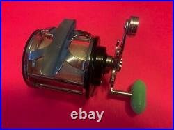 Vintage Penn Beachmaster No. 160 Fishing Reel With Blue & White Vintage Box Mint