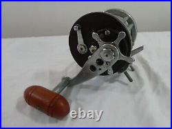 Vintage Penn Jigmaster #500 Bait Casting Fishing Reel Foot 30-200 Phila PA USA