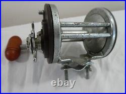 Vintage Penn Jigmaster #500 Bait Casting Fishing Reel Foot 30-200 Phila PA USA