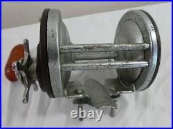 Vintage Penn Jigmaster #500 Bait Casting Fishing Reel Foot 30-200 Phila PA USA