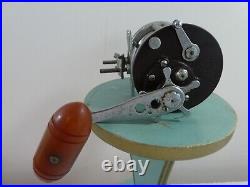 Vintage Penn Jigmaster #500 Bait Casting Fishing Reel Foot 30-200 Phila PA USA