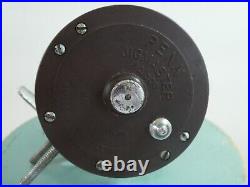 Vintage Penn Jigmaster #500 Bait Casting Fishing Reel Foot 30-200 Phila PA USA
