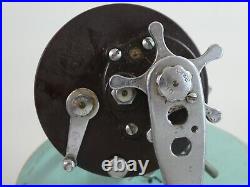 Vintage Penn Jigmaster #500 Bait Casting Fishing Reel Foot 30-200 Phila PA USA