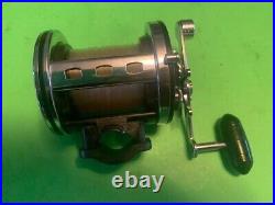 Vintage Penn Jigmaster 505hs Fishing Reel With Newell Reel Base & Clamp + Box