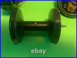 Vintage Penn Jigmaster 505hs Fishing Reel With Newell Reel Base & Clamp + Box