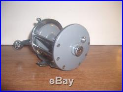 Vintage Penn Monofil 25 Conventional Fishing Reel Made In USA Gray Excellent