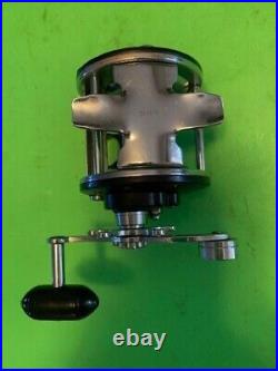 Vintage Penn Peerless No. 9 Levelwind Fishing Reel With Original Blue/white Box