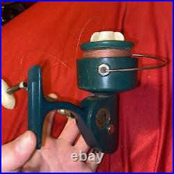 Vintage Penn Spinfsher 710 Greenie Spinning Fishing Reel Great Condition