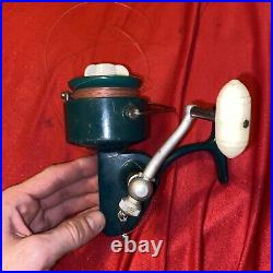 Vintage Penn Spinfsher 710 Greenie Spinning Fishing Reel Great Condition