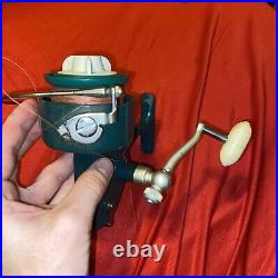 Vintage Penn Spinfsher 710 Greenie Spinning Fishing Reel Great Condition