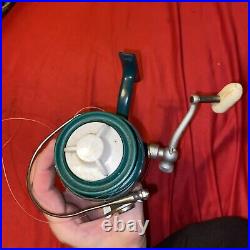 Vintage Penn Spinfsher 710 Greenie Spinning Fishing Reel Great Condition