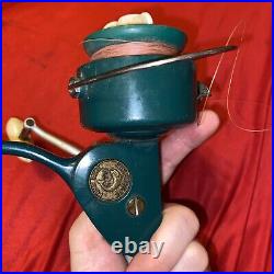 Vintage Penn Spinfsher 710 Greenie Spinning Fishing Reel Great Condition