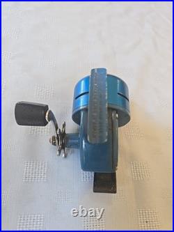 Vintage Rare Penn 430 Closed Face Spinning Reel